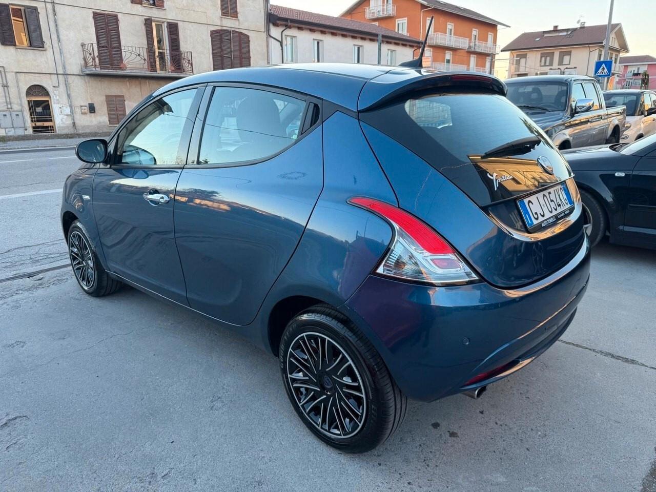 Lancia Ypsilon 1.2 69 CV 5 porte GPL Ecochic Gold
