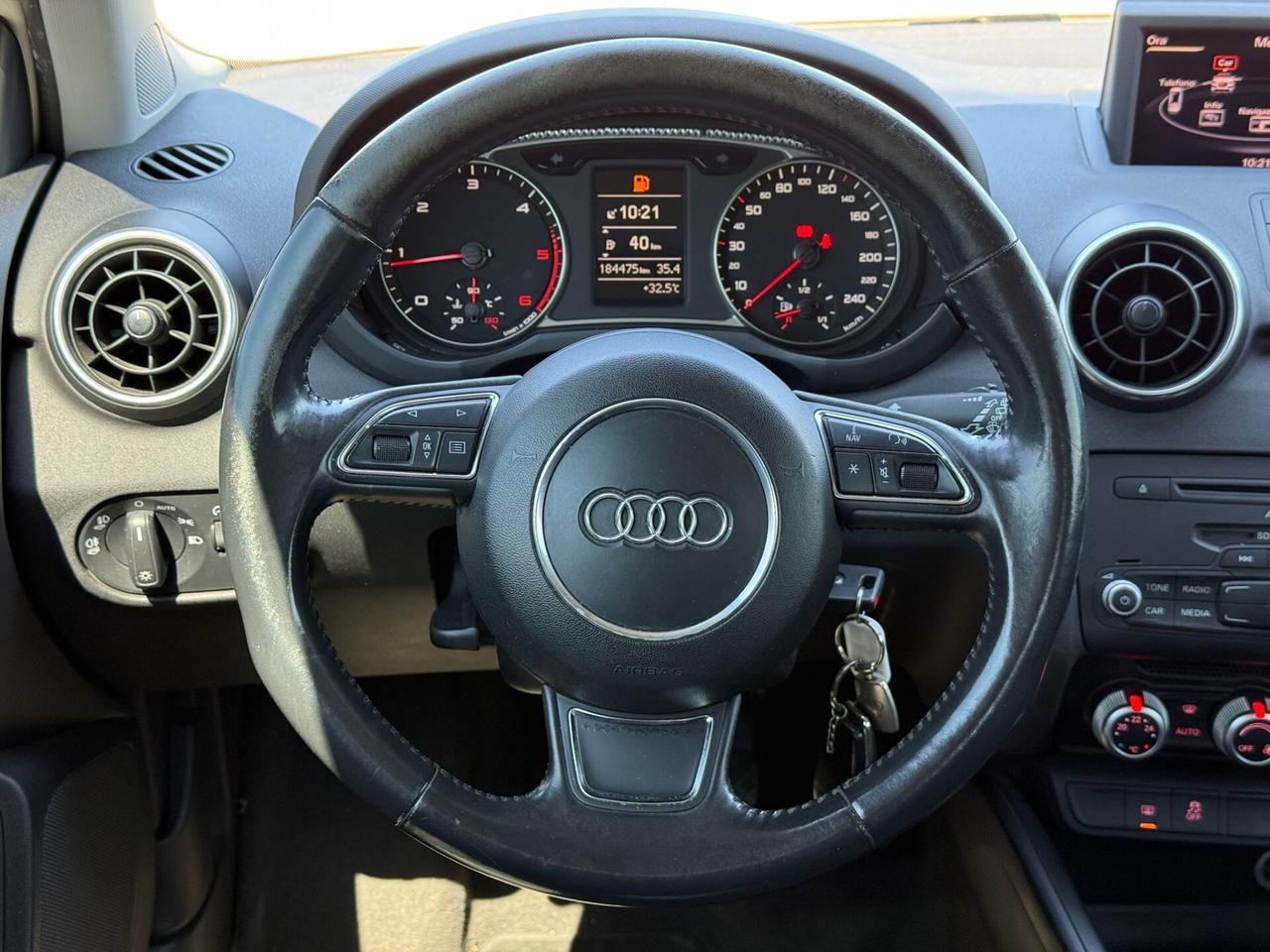 AUDI A1 2013 1.6 TDI 90cv Admired