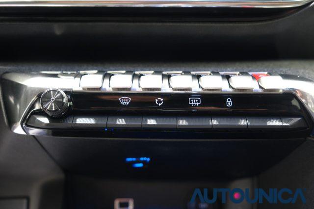 PEUGEOT 3008 HYBRID4 300 E-EAT8 ALLURE PACK