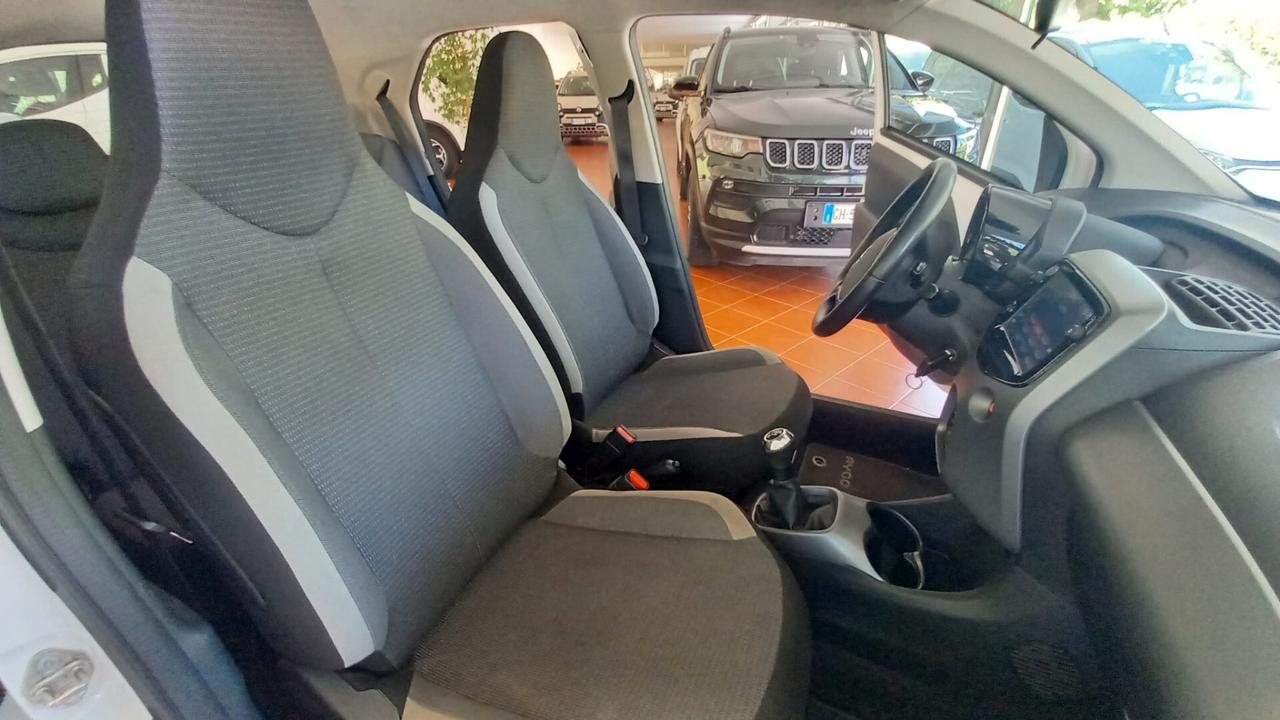 Toyota Aygo Connect 1.0 VVT-i 72 CV 5 porte x-clusiv red style