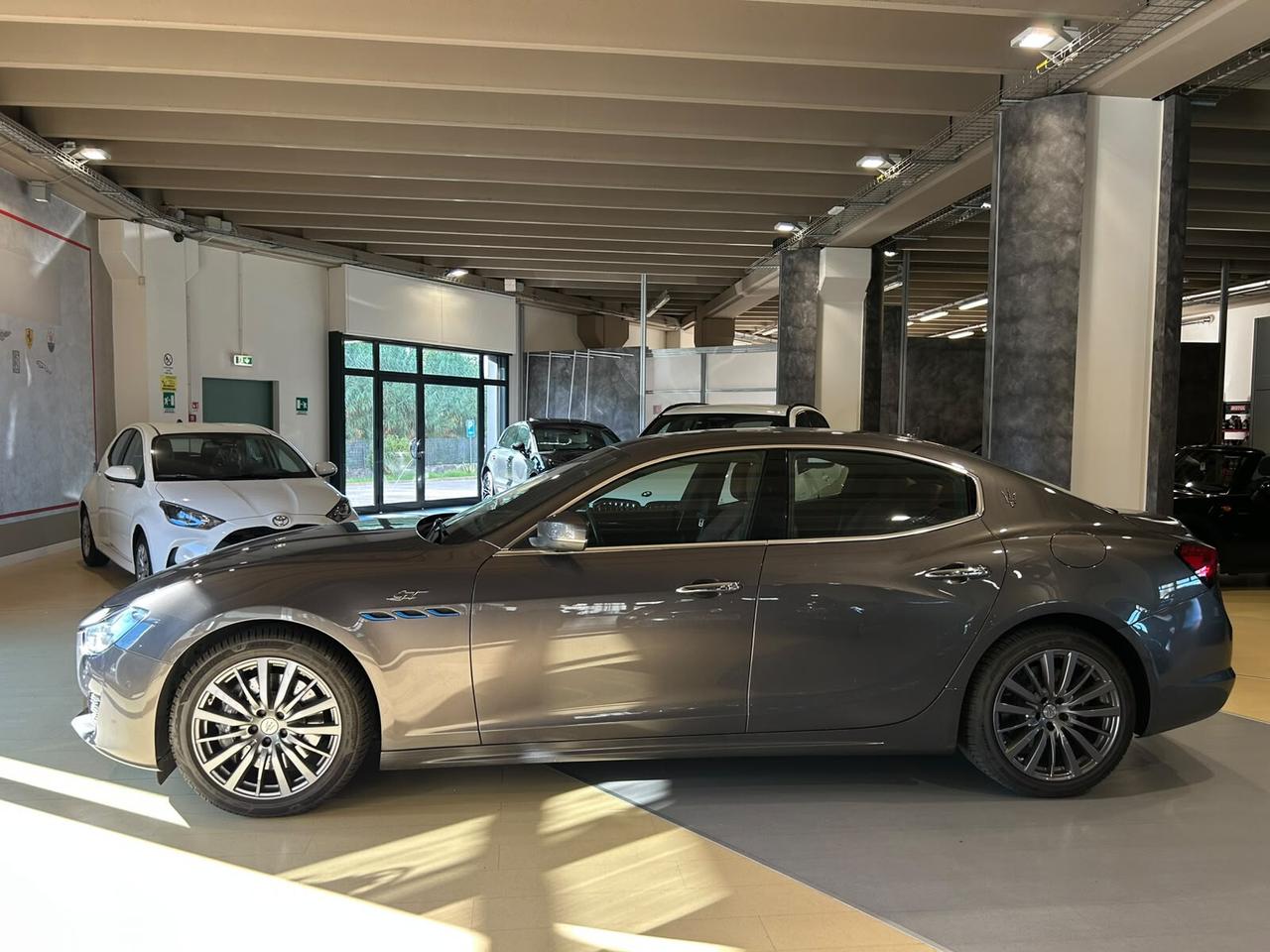 Maserati Ghibli 330 CV MHEV GT