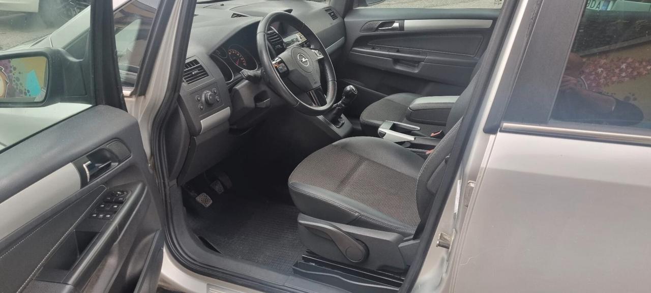 Opel Zafira 1.6 16V VVT Cosmo