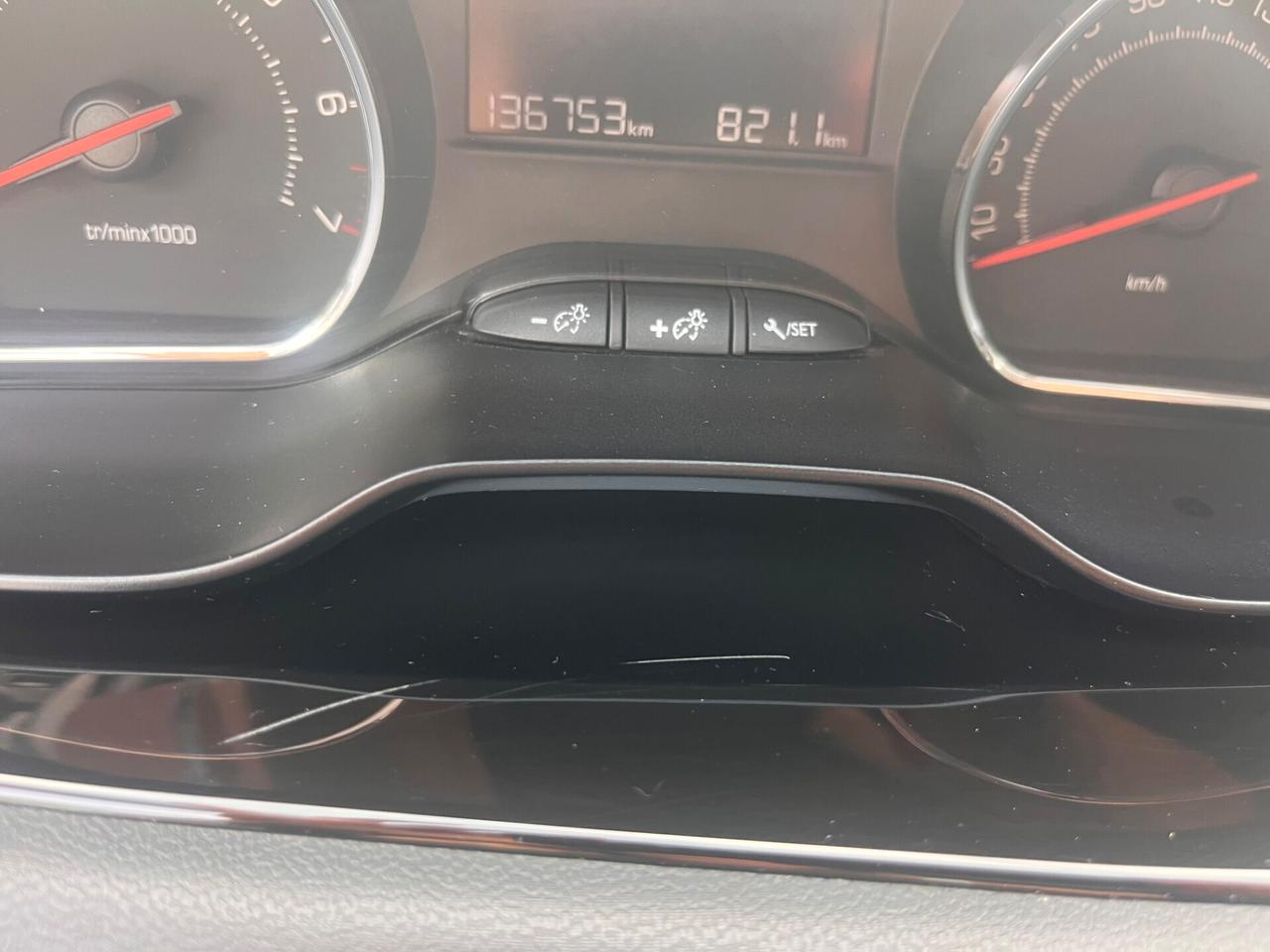 Peugeot 208 PureTech 82 5 porte Allure NEOPATENTATI
