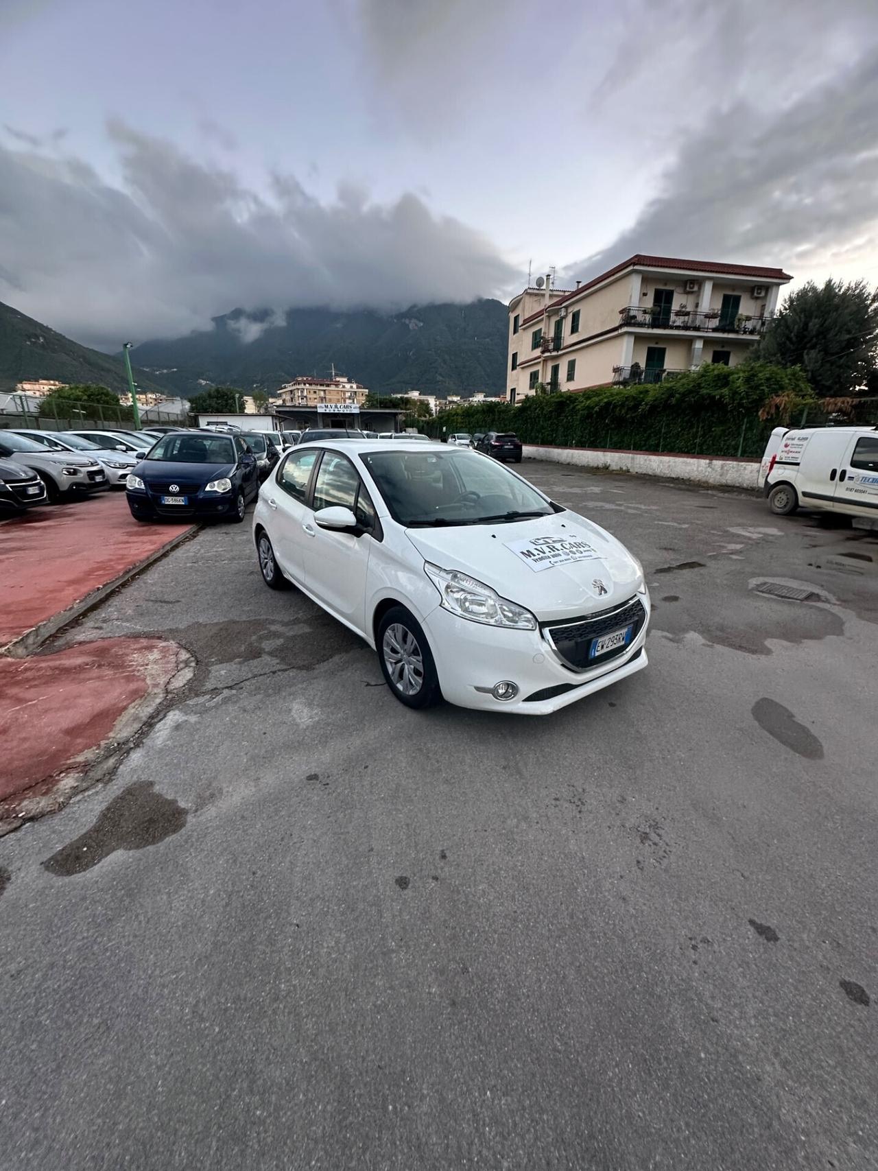 Peugeot 208 PureTech 82 5 porte Allure