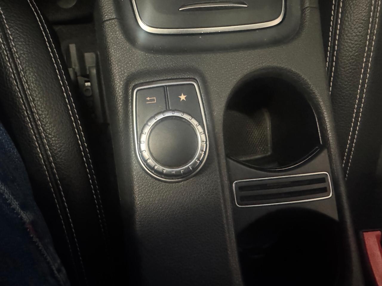 Mercedes-Benz GLA 180 180 d Sport auto UNICO PROPRIETARIO