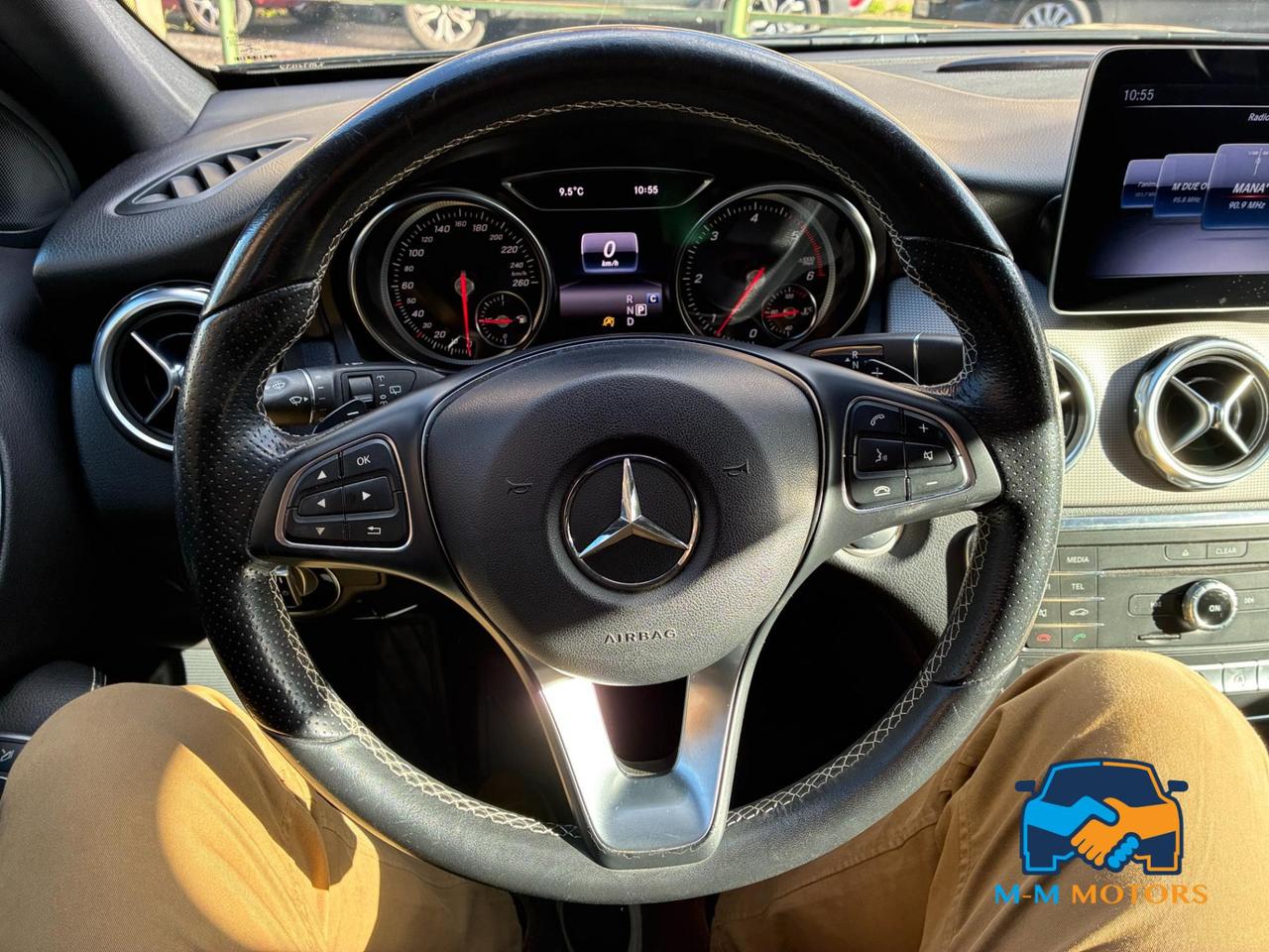 Mercedes GLA 200d Business auto 136 cv