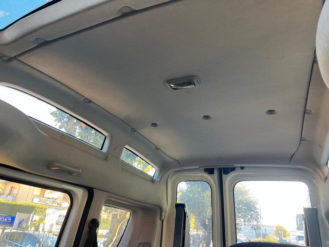 Fiat Doblo 1.6 MJT trasporto disabili - 2012