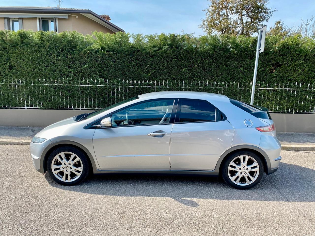 Honda Civic 5p 1.8 i-vtec auto 140cv GPL