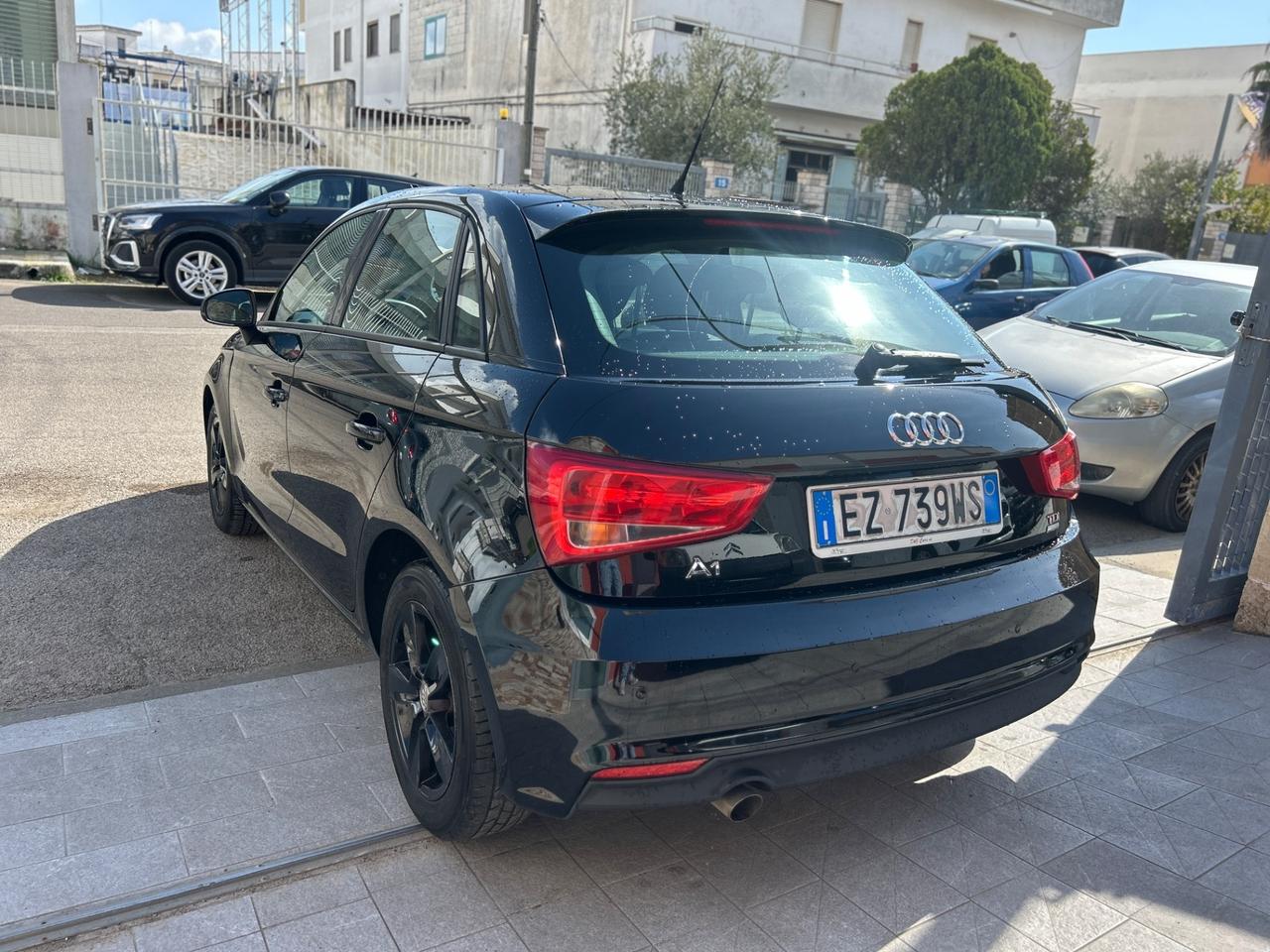 Audi A1 1.4 tdi 90cv S tronic-2015