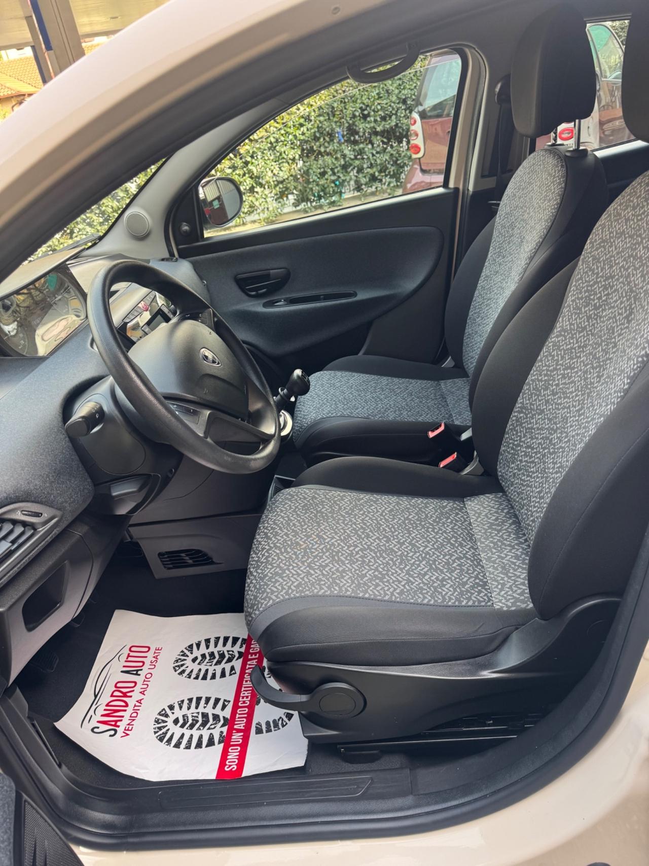 Lancia Ypsilon 1.2 69 CV 5 porte Gold