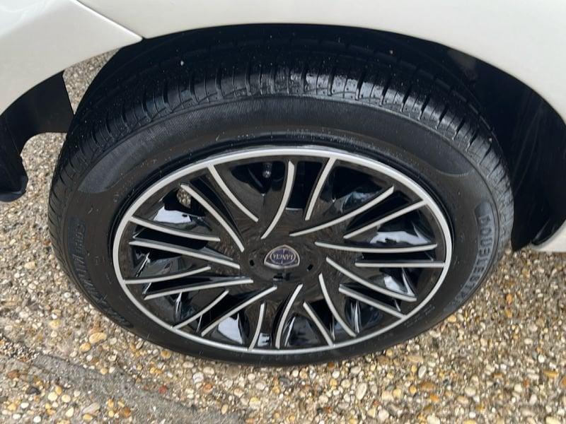 Lancia Ypsilon Ypsilon 1.0 FireFly 5 porte S&S Hybrid Oro