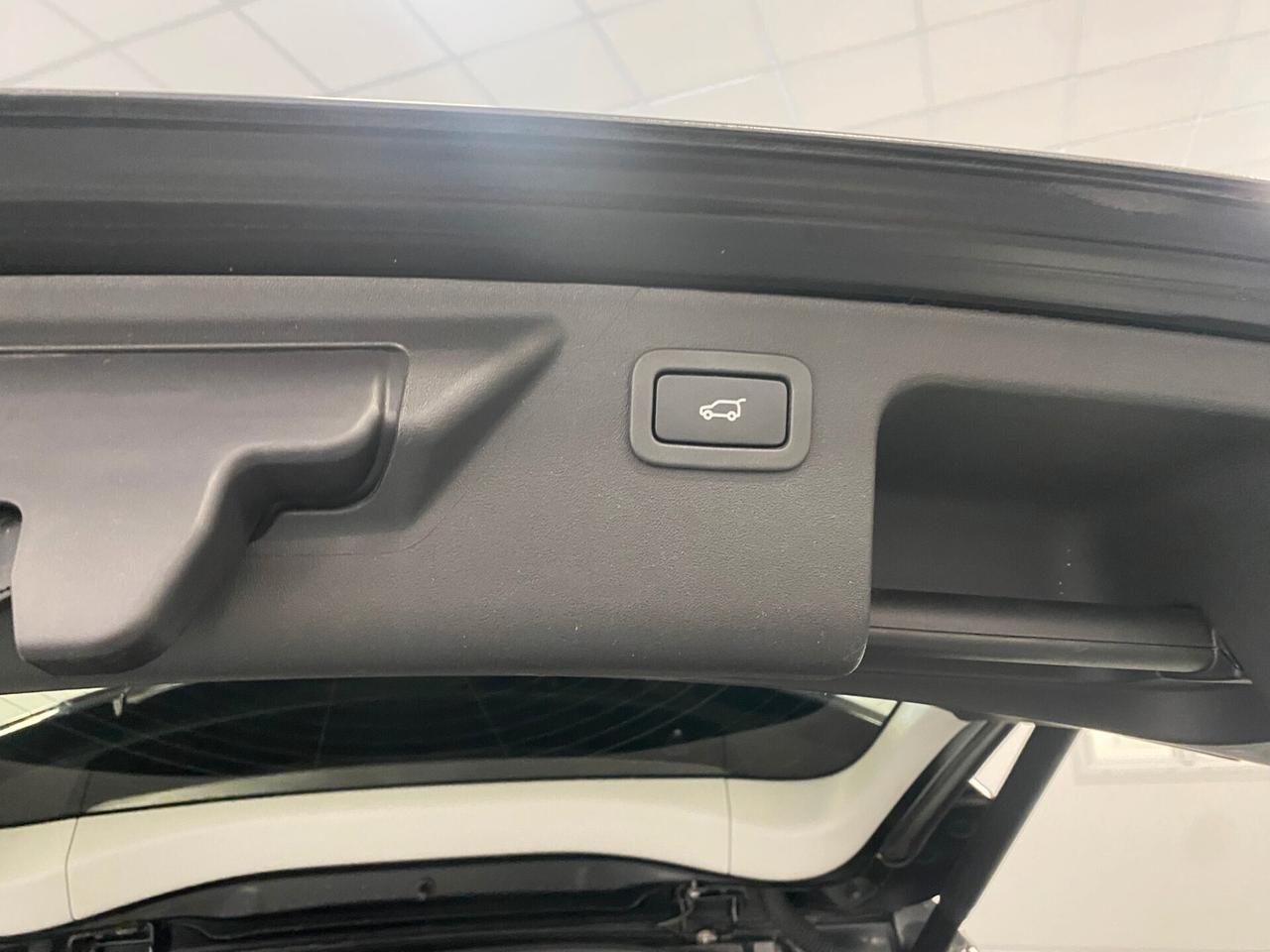 Land Rover Discovery Sport 2.0 TD4 150 CV HSE