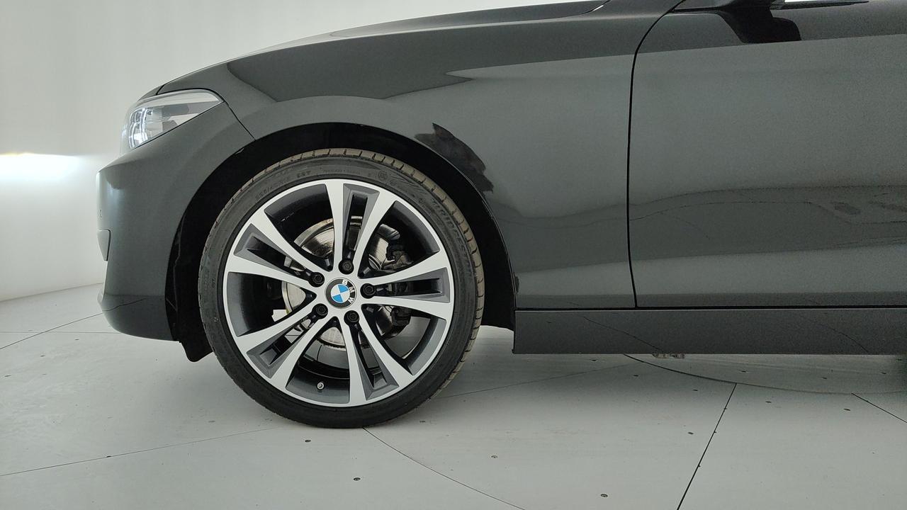 BMW 218i Cabrio Advantage auto my19