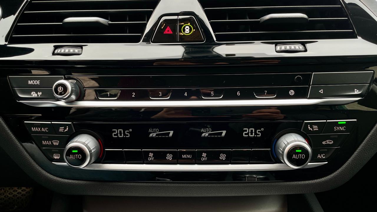 BMW 520D TOURING 2.0 LUXURY 190CV - FULL LED, PELLE, SEDILI ELETTRICI