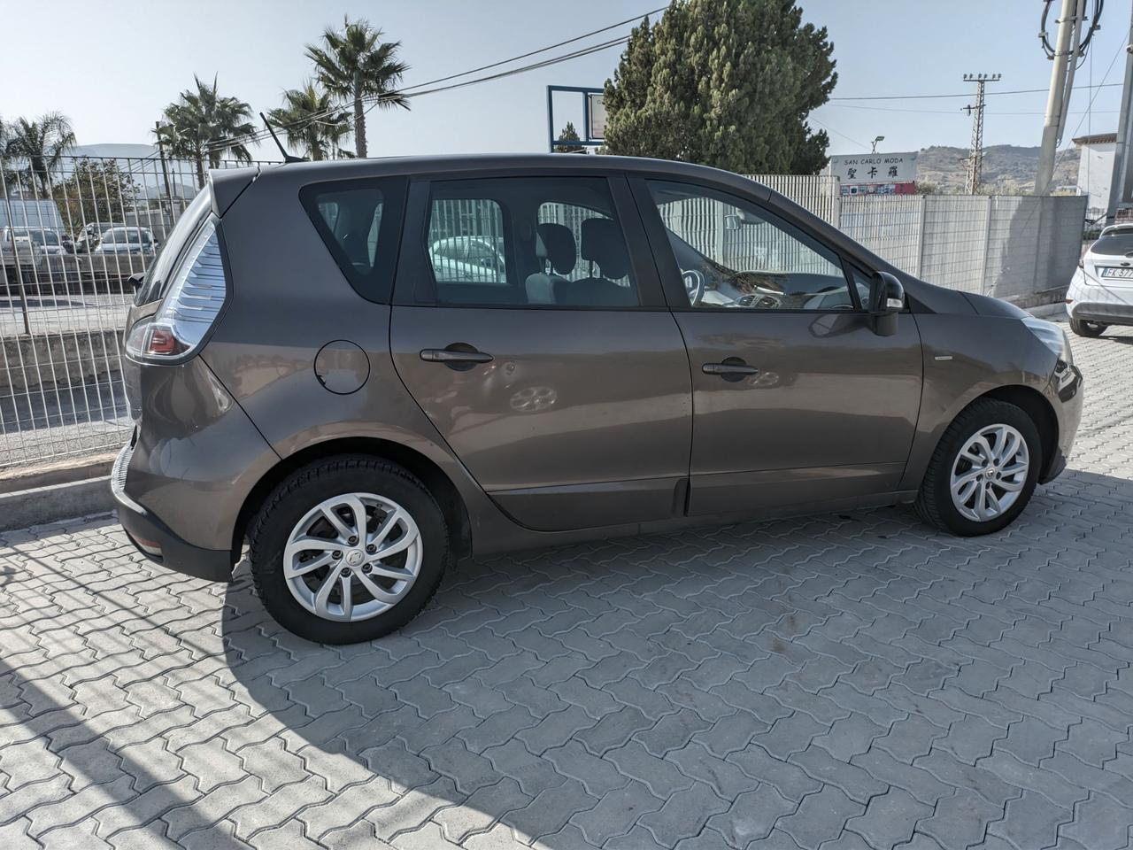 Renault Scenic Xmod 1.5 dCi 110CV Limited 2015