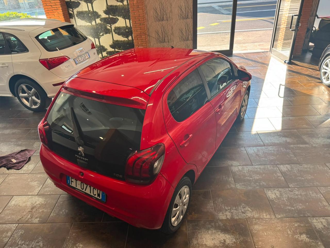 Peugeot 108 VTi 68 5 porte Allure TOP!