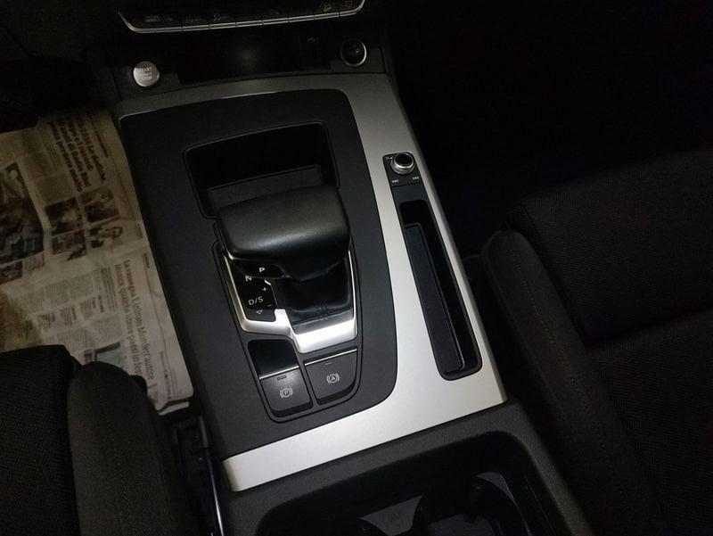Audi Q5 II 2020 40 2.0 tdi mhev 12V S line quattro s-tronic