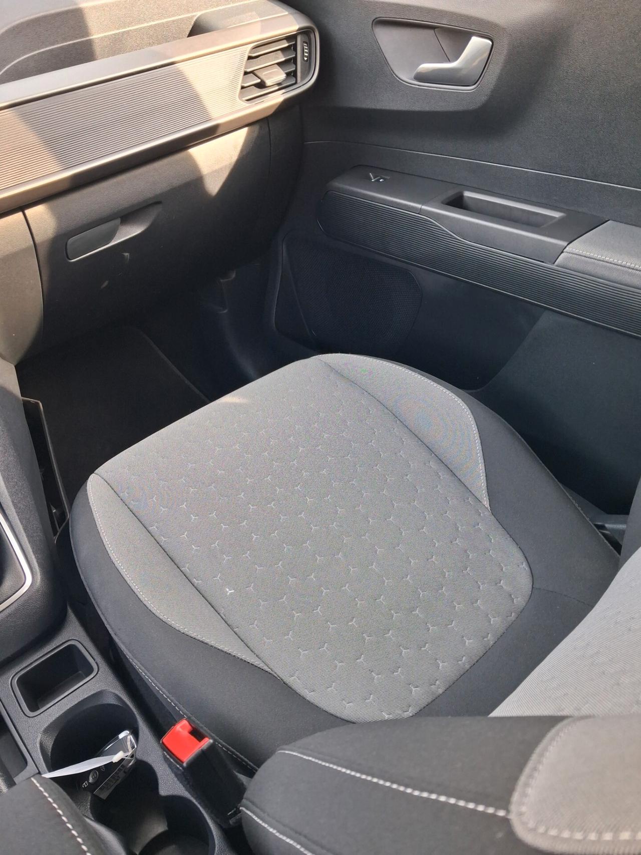 Ford Tourneo Courier 1.0 EcoBoost Titanium