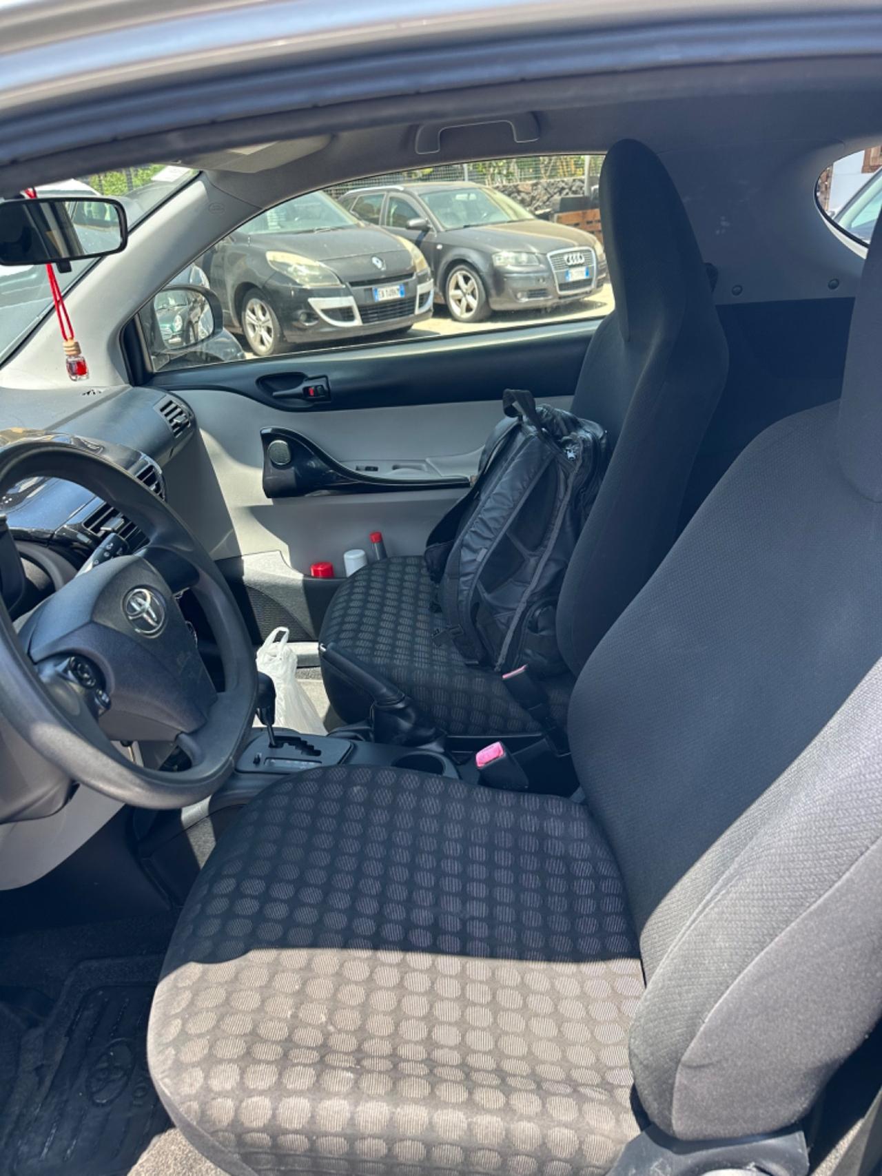 Toyota iQ 1.0 cambio automatico