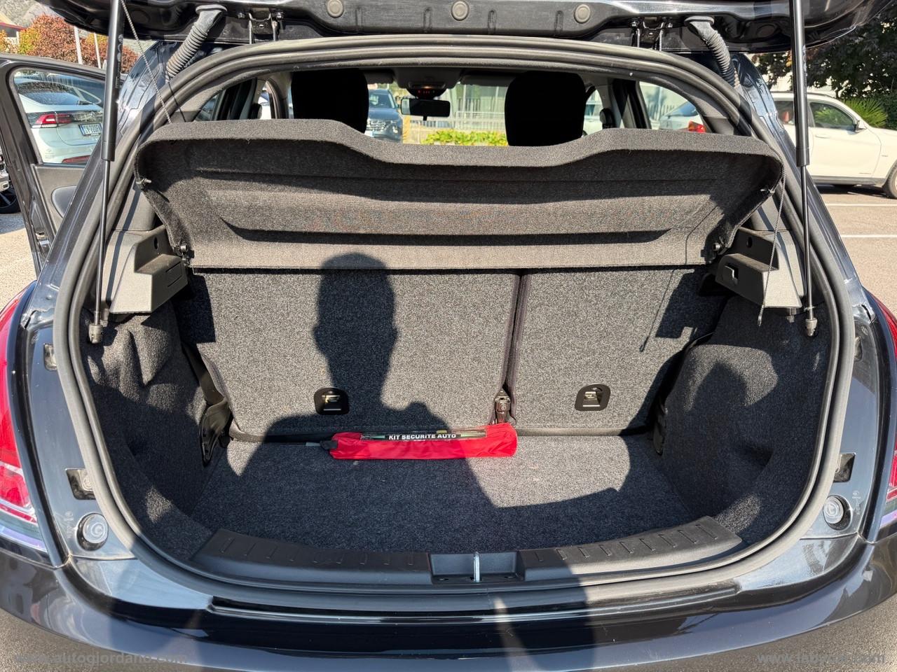 LANCIA Ypsilon 1.0 FireFly 5p.S&S Hyb. Platino