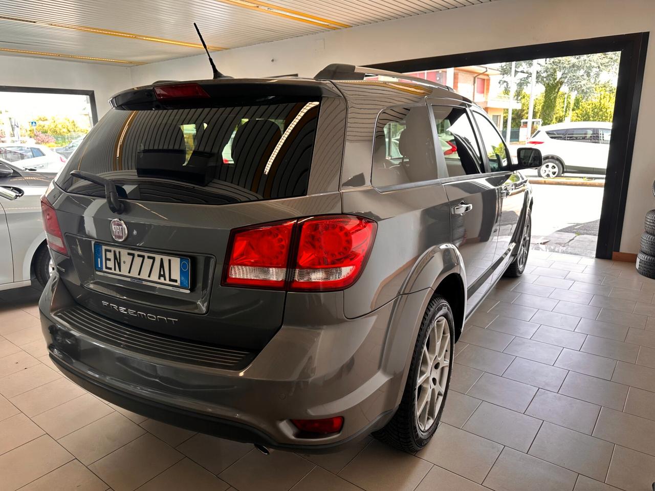 Fiat Freemont 2.0 Mjt 170 CV 4x4 aut. BLACK CODE