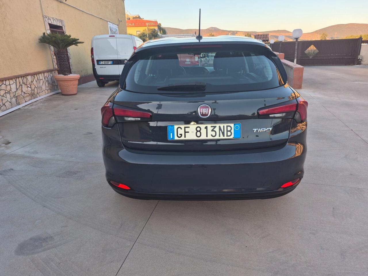 Fiat Tipo 1.4 T-JET MIRROR