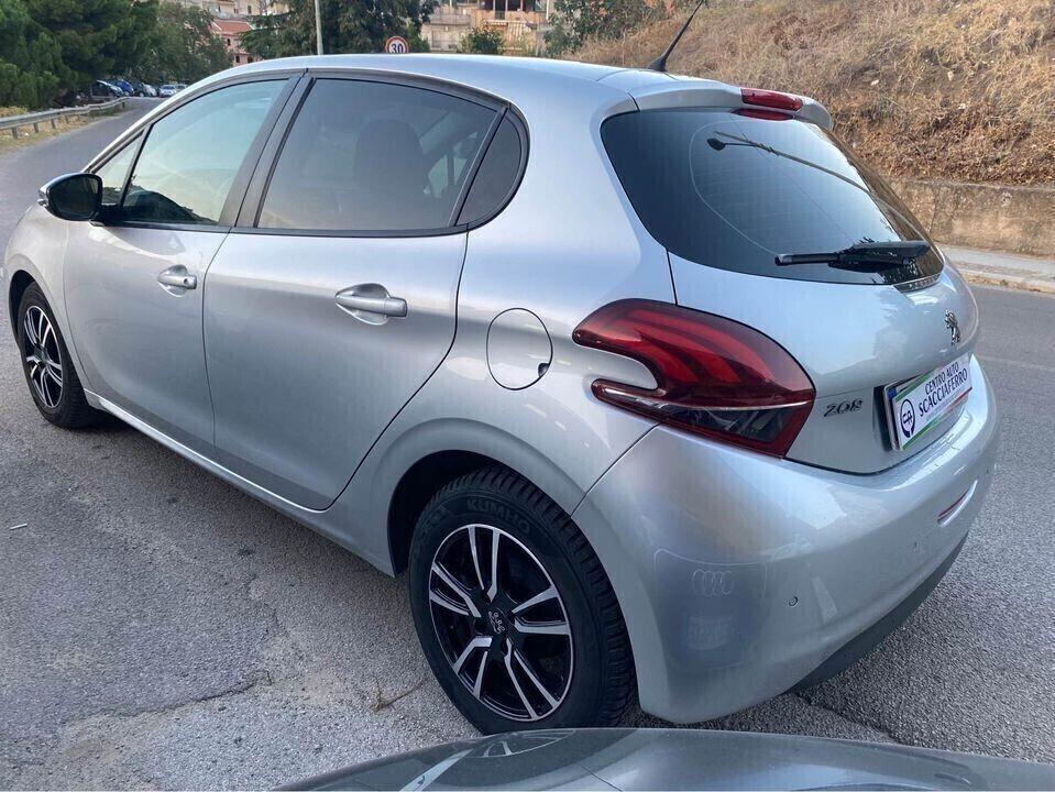 Peugeot 208 BlueHDi 75 5 porte Allure