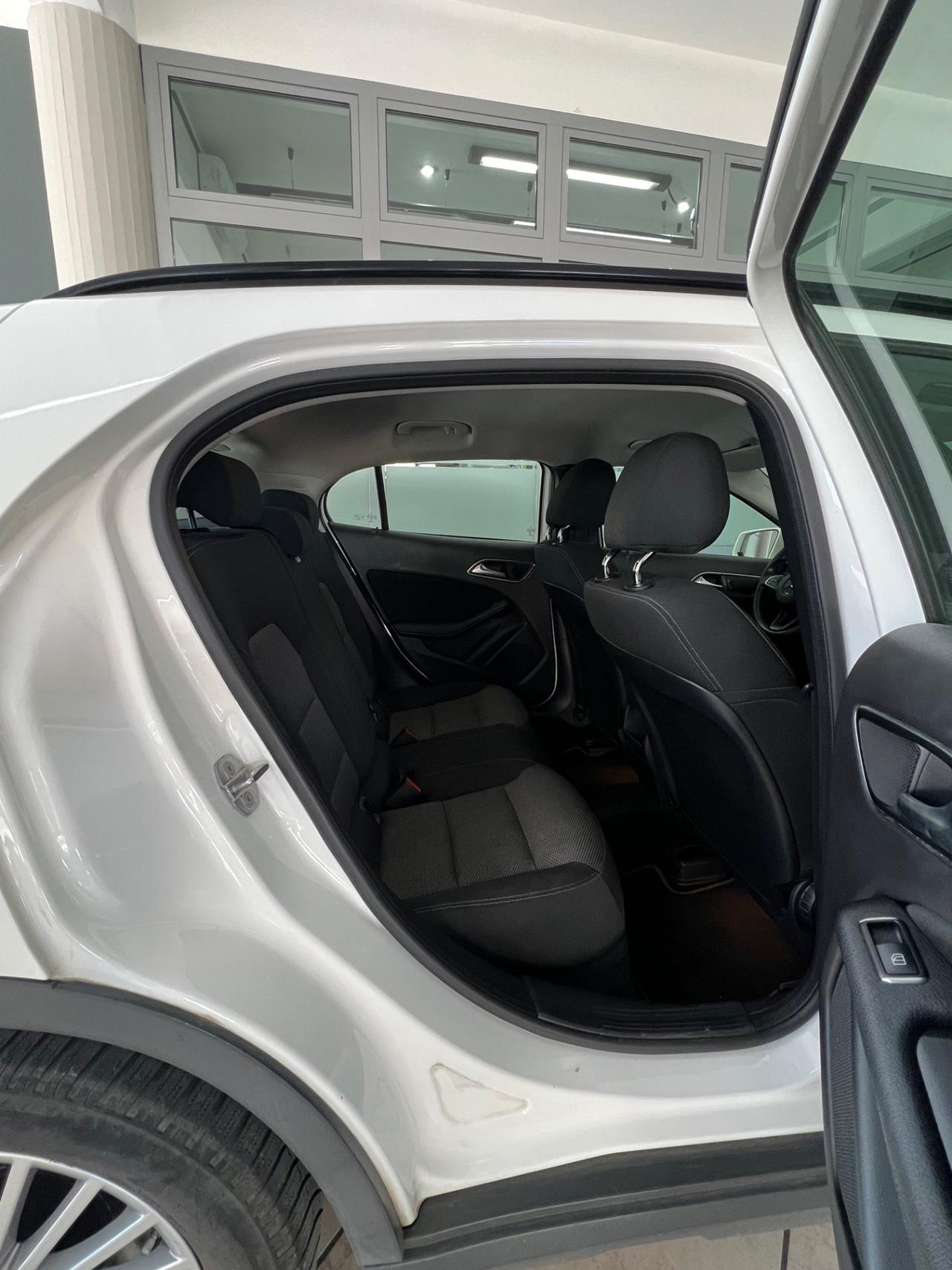 Mercedes-benz GLA 200 d Automatic Business