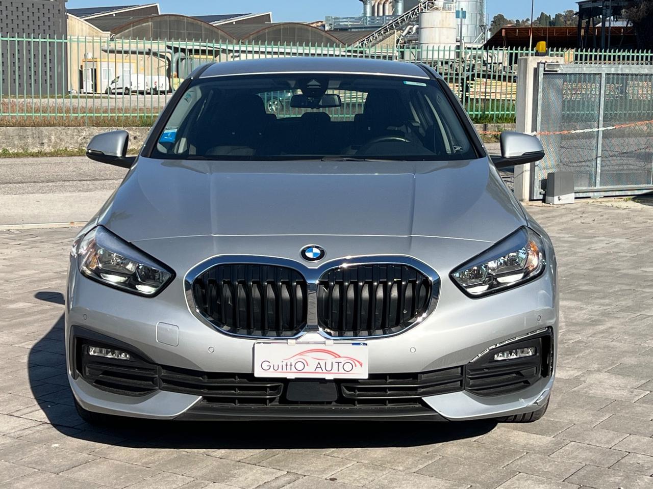 BMW 118i Business Advantage 140cv FINANZIABILE