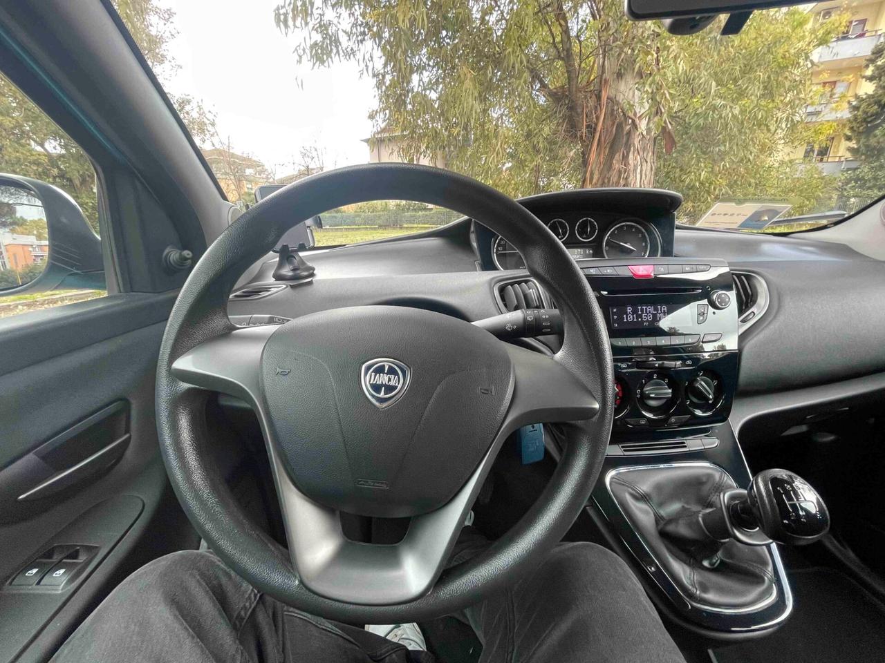 Lancia Ypsilon 1.2 69 CV 5 porte Elefantino NEOPATENTATI