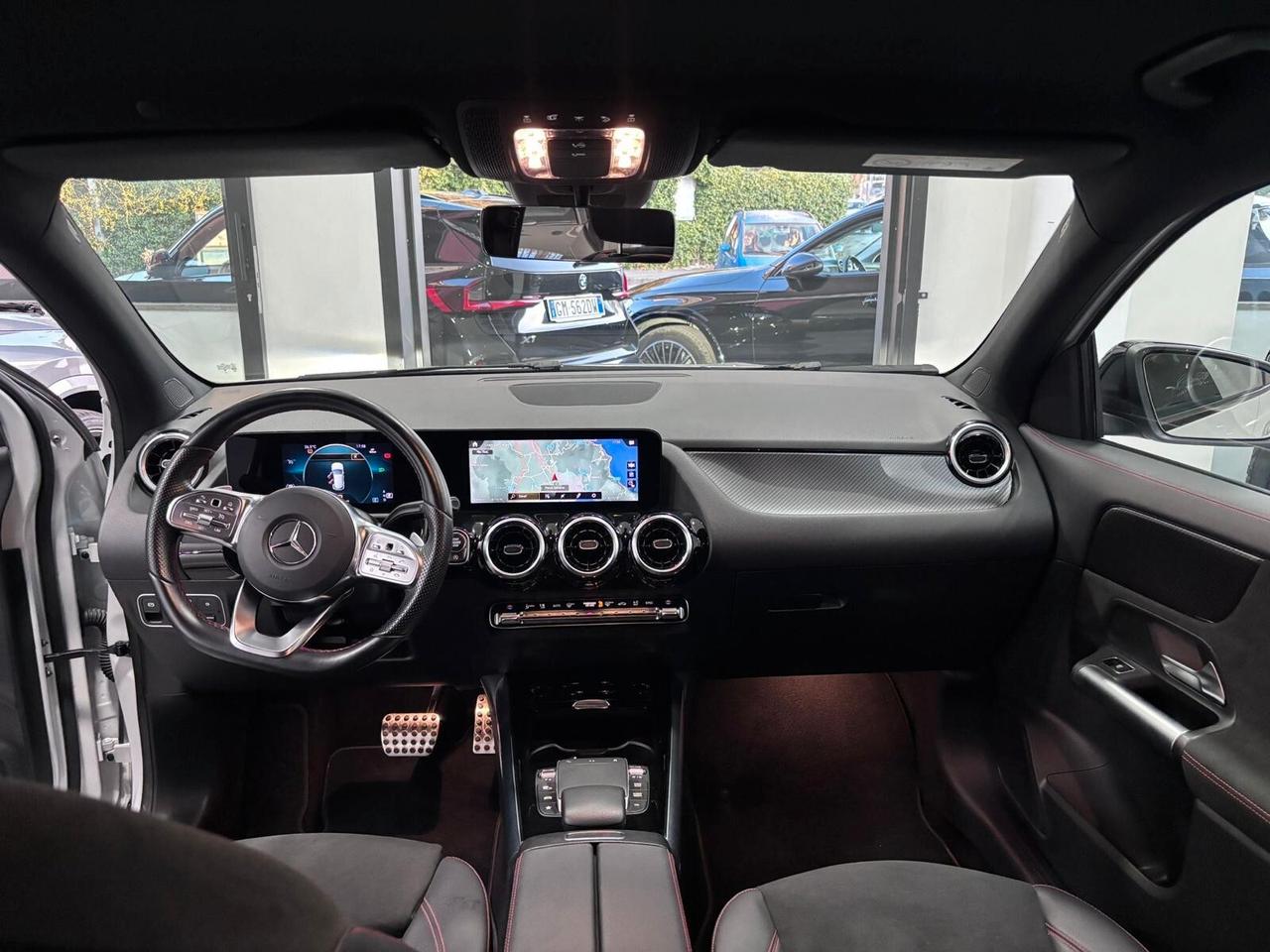 MERCEDES-BENZ GLA200D PREMIUM AMG NAVI-LED