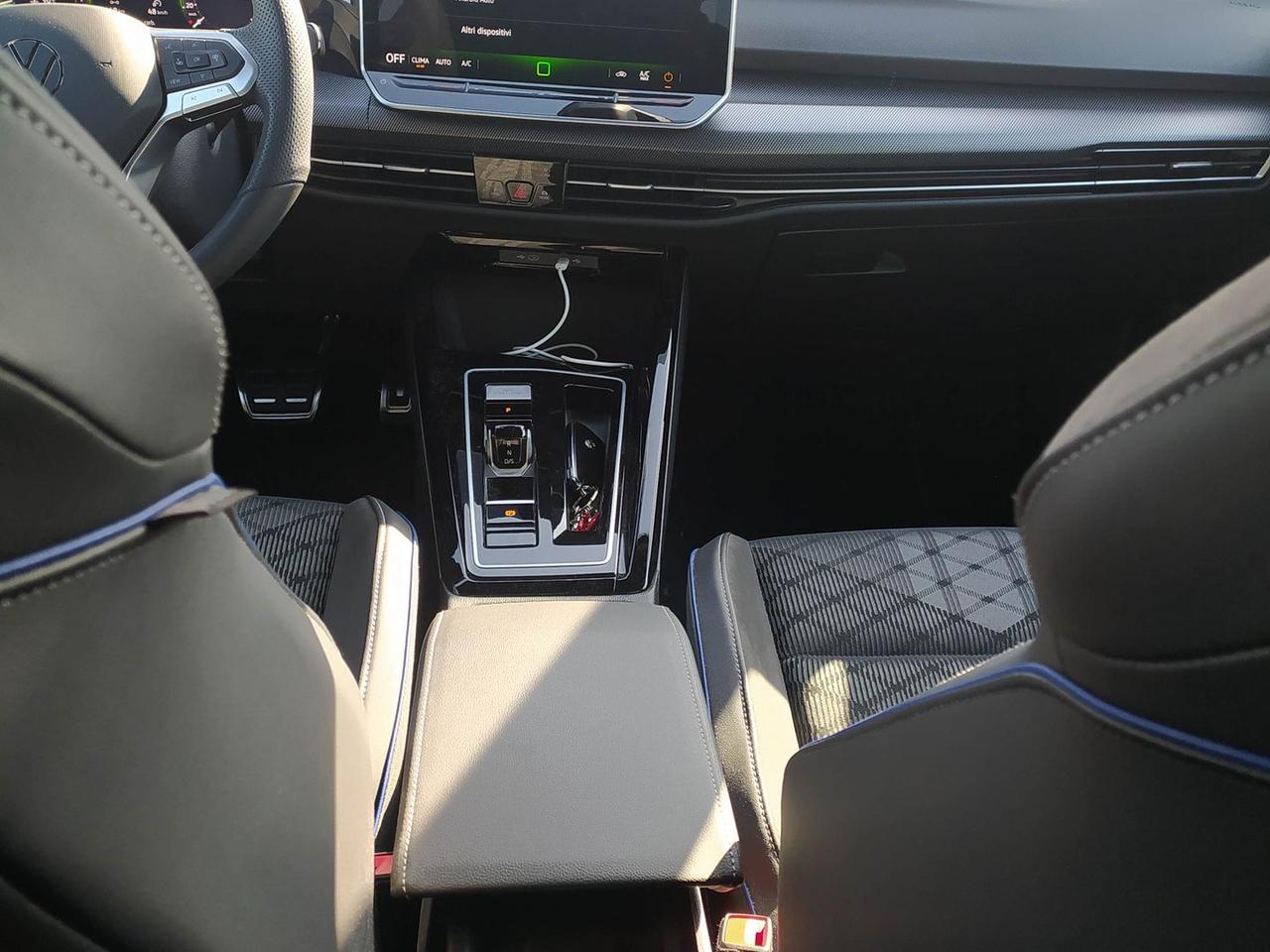 Volkswagen Golf R Line Plus 1.5 150CV eTSI M #9781