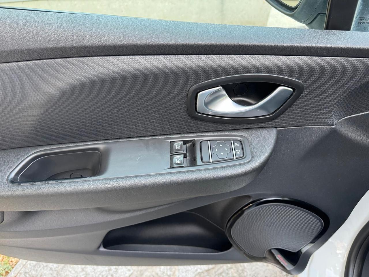 RENAULT CLIO TCe 12V 75cv GENERATION NEOPATENTATI