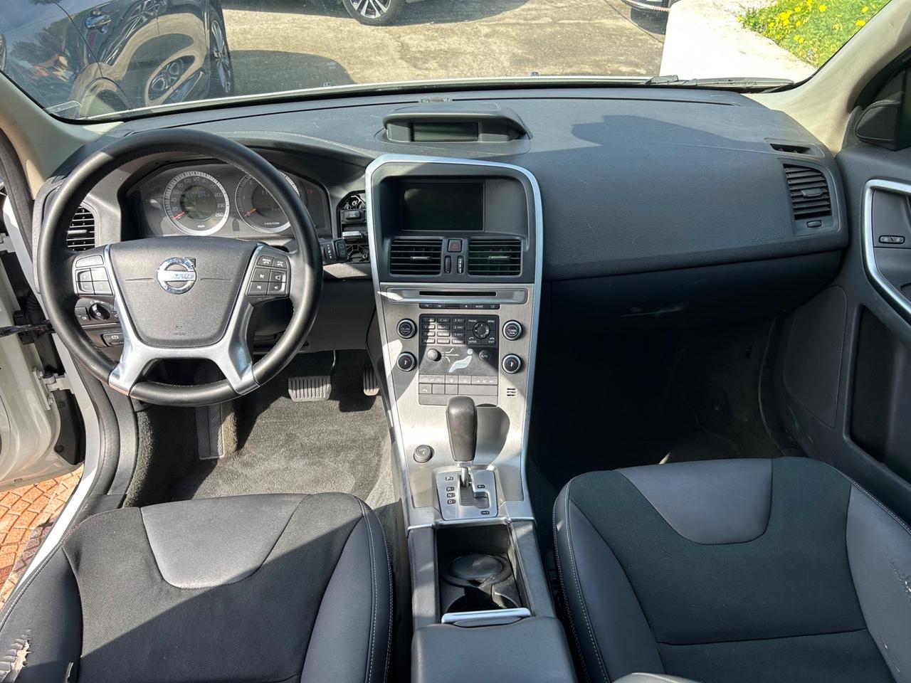 Volvo XC 60 XC60 D5 AWD Geartronic Momentum