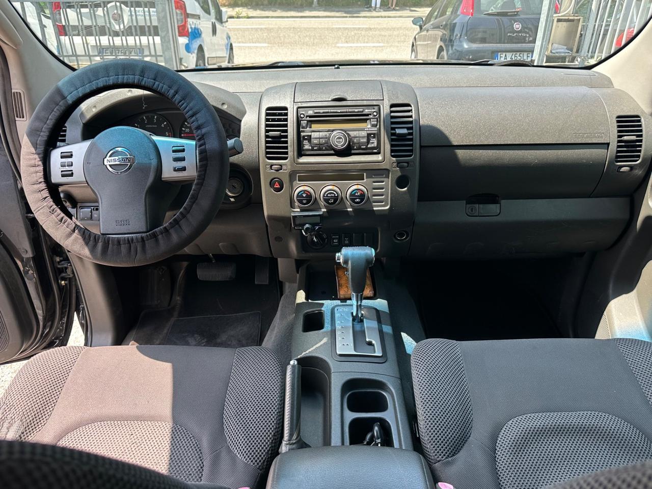 Nissan Navara 2.5 dCi 4 porte Double Cab LE