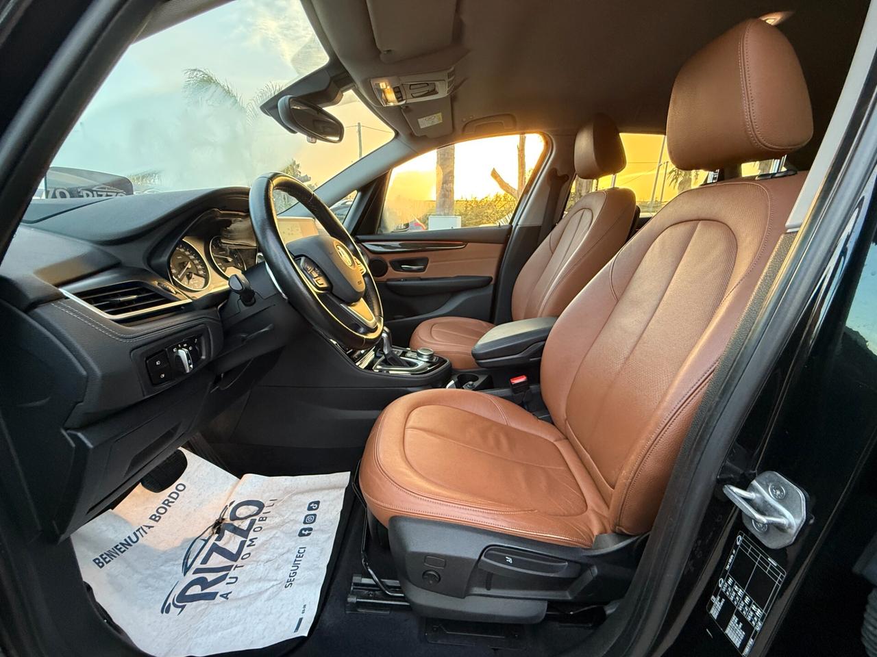 Bmw 218d Active Tourer Luxury Auto Led Navi Pelle