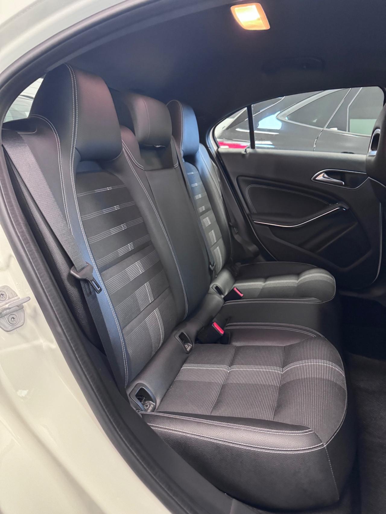 Mercedes-benz A 180 d 110 Cv Sport Finanziabile