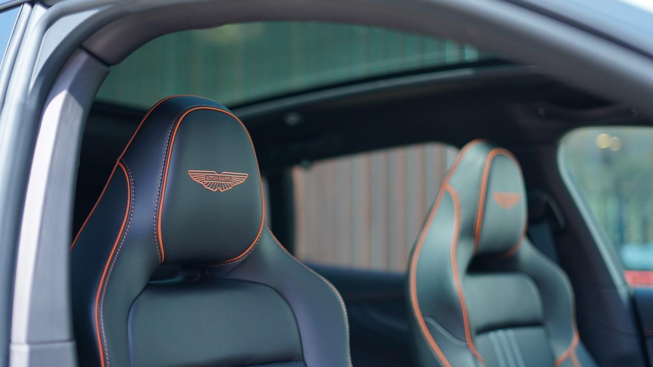 ASTON MARTIN DBX707 4.0