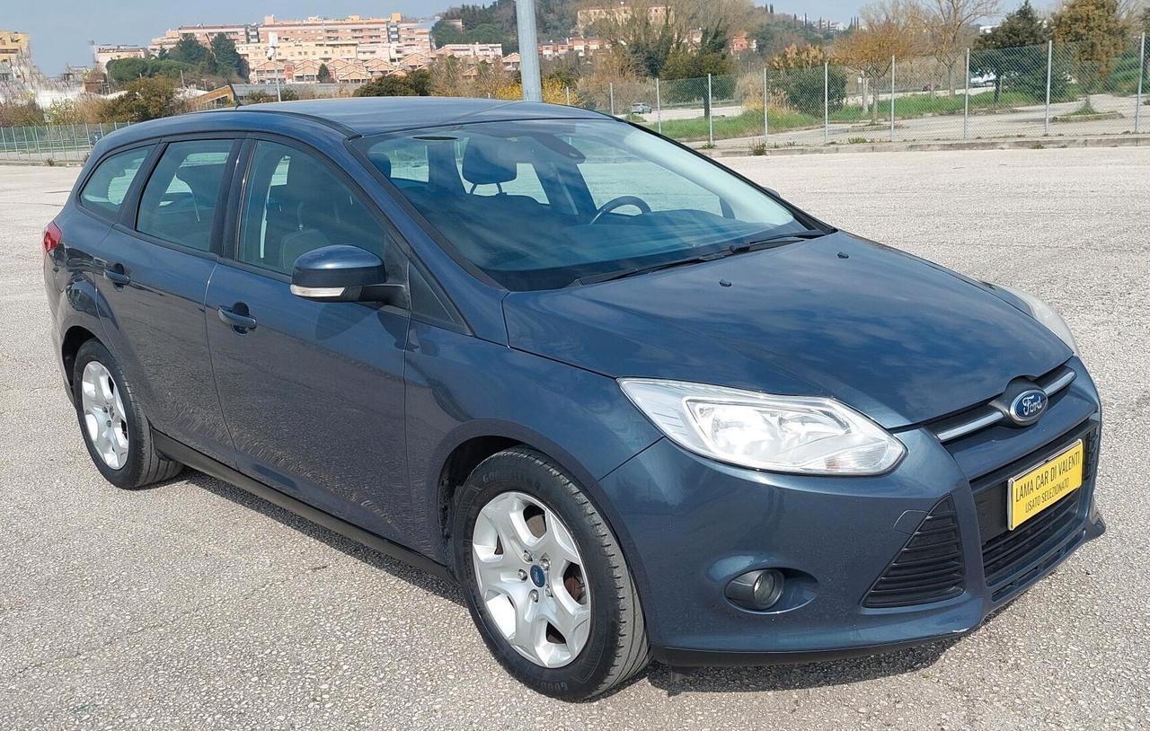 CONSUMI RIDOTTI -FORD FOCUS 1.6 -POCHI CHILOMETRI