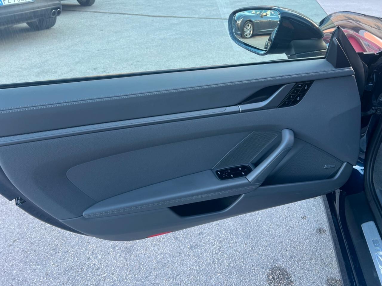 Porsche 992 Coupe 3.0 Carrera 4S auto