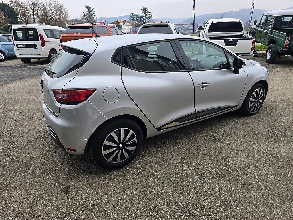 Renault Clio dCi 90 CV 5 Moschino Intens