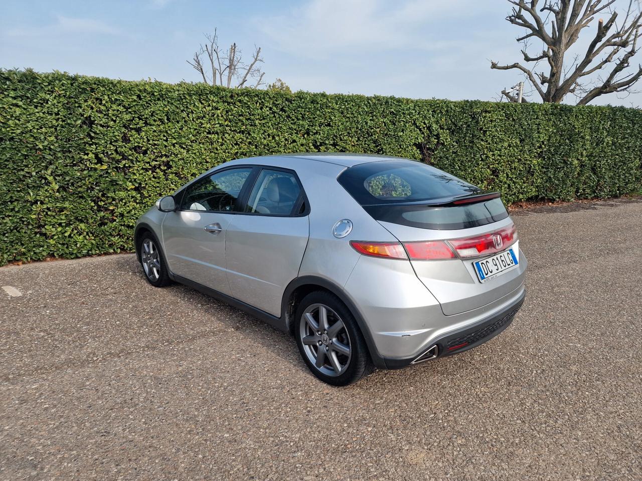 Honda Civic 1.8 i-VTEC 5p Sport