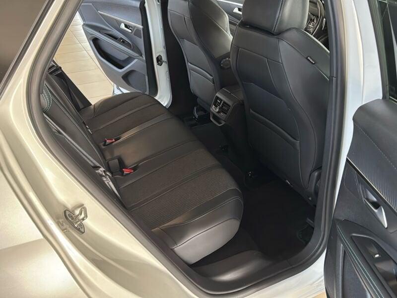 Peugeot 3008 BlueHDI 130 EAT8 S&S Allure