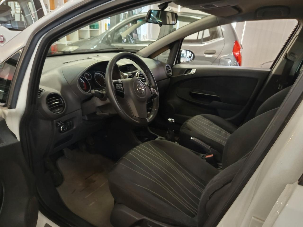 Opel Corsa 1.2 BENZINA-GPL, 156 Mila chilometri ok neopatentati