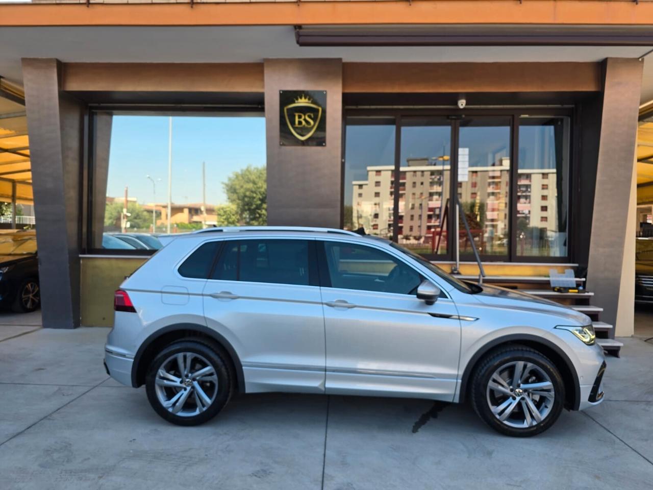 Volkswagen Tiguan 2.0 TDI 200 CV SCR DSG 4MOTION R-Line