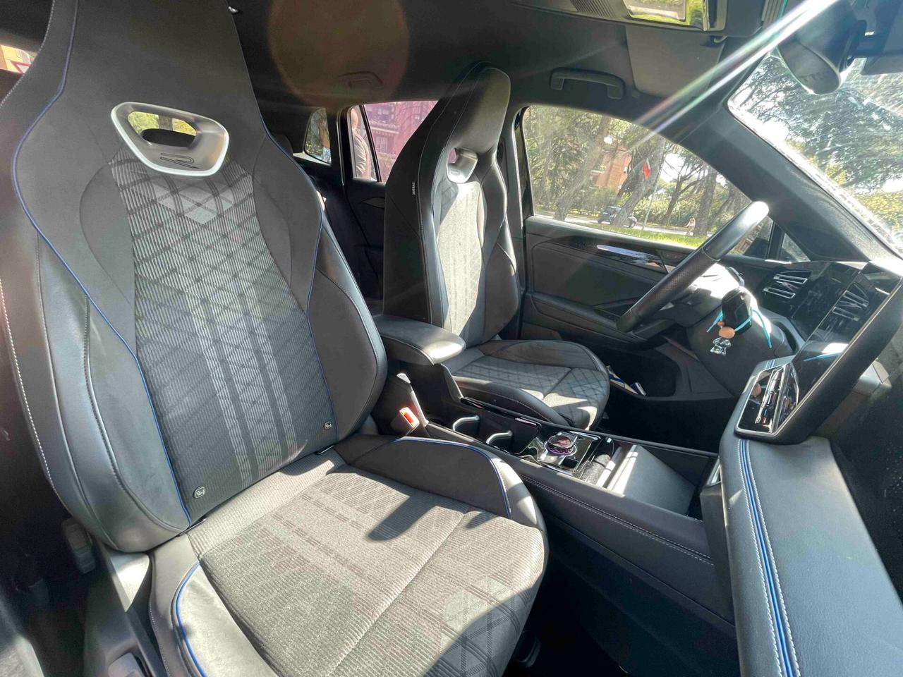 Volkswagen Tiguan 2.0 TDI 150 CV DSG R-Line Black Style Pack Automatica