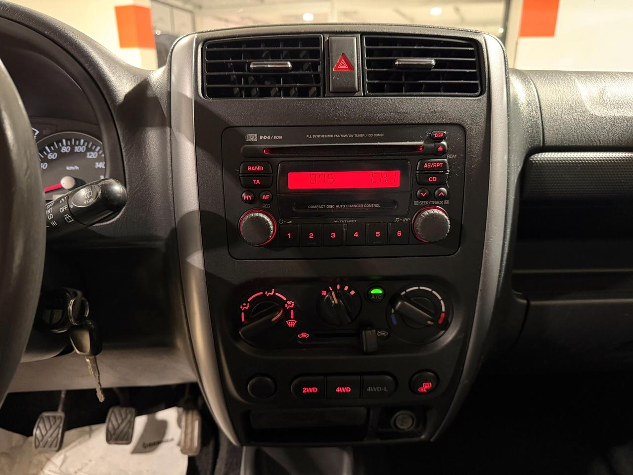 Suzuki Jimny 1.3i 4WD CON RIDOTTE-CLIMA-AUTORADIO