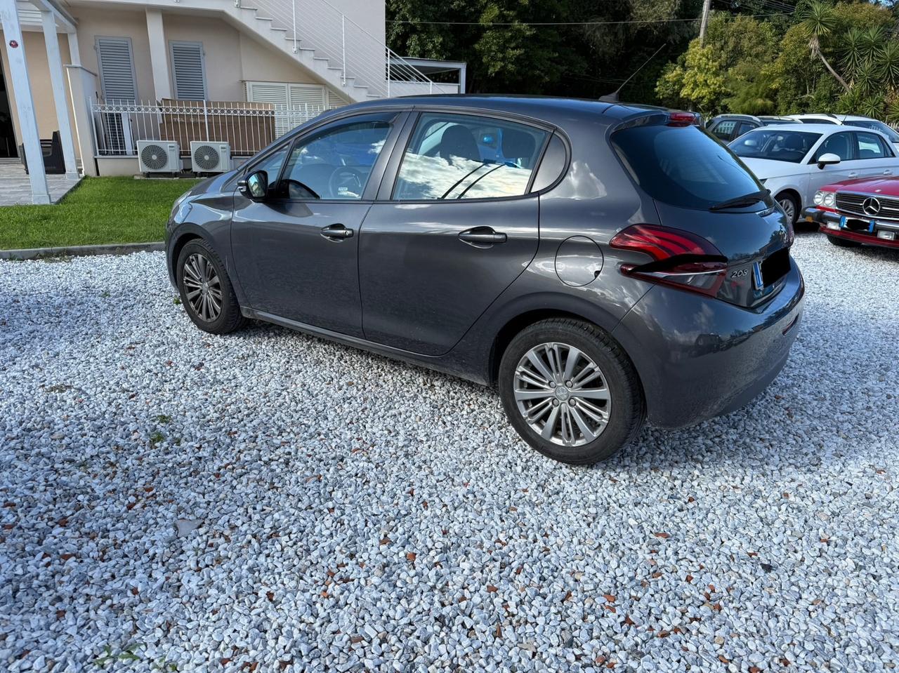 Peugeot 208 PureTech 82 5 porte Allure