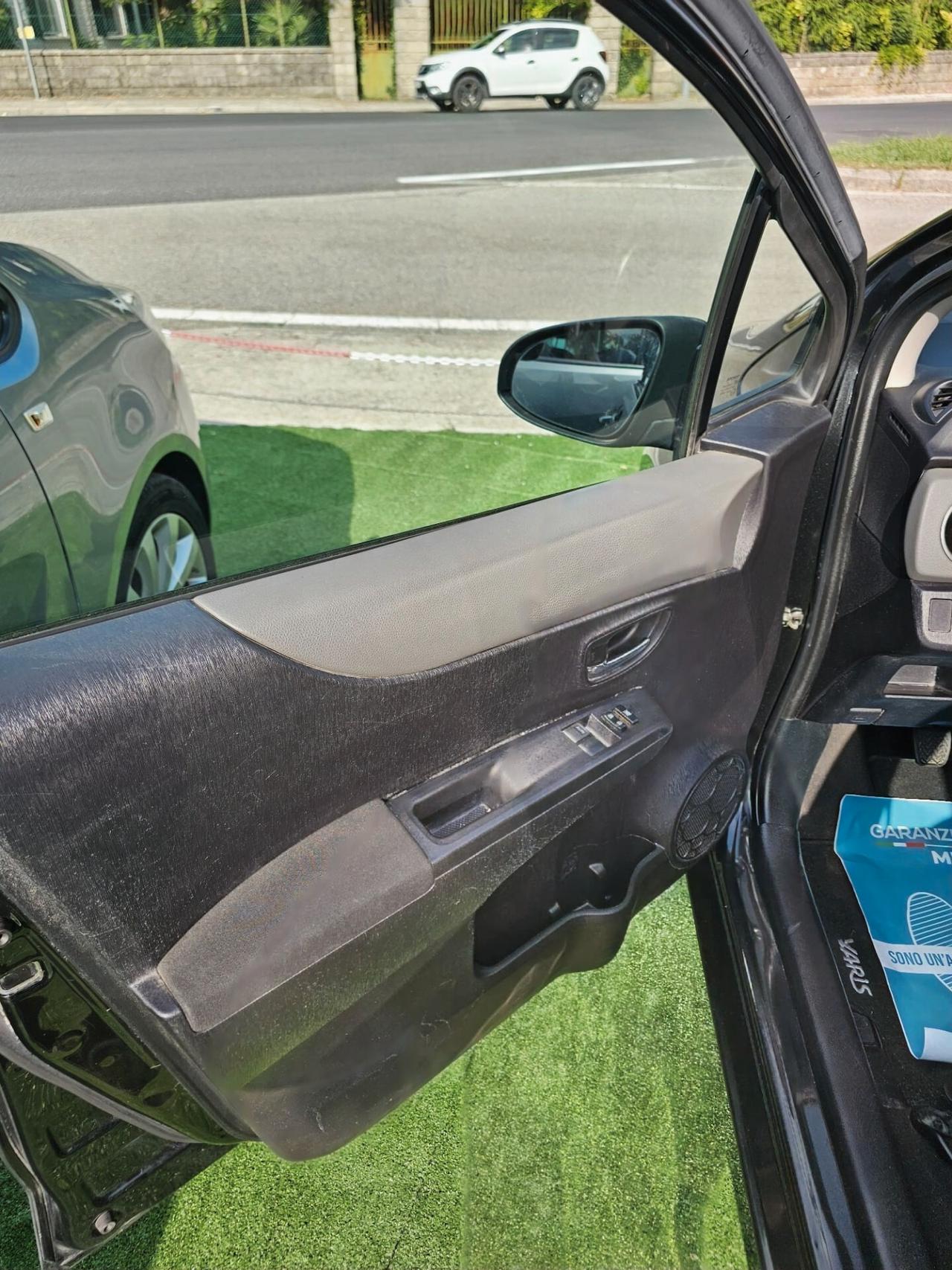 Toyota Yaris Lounge