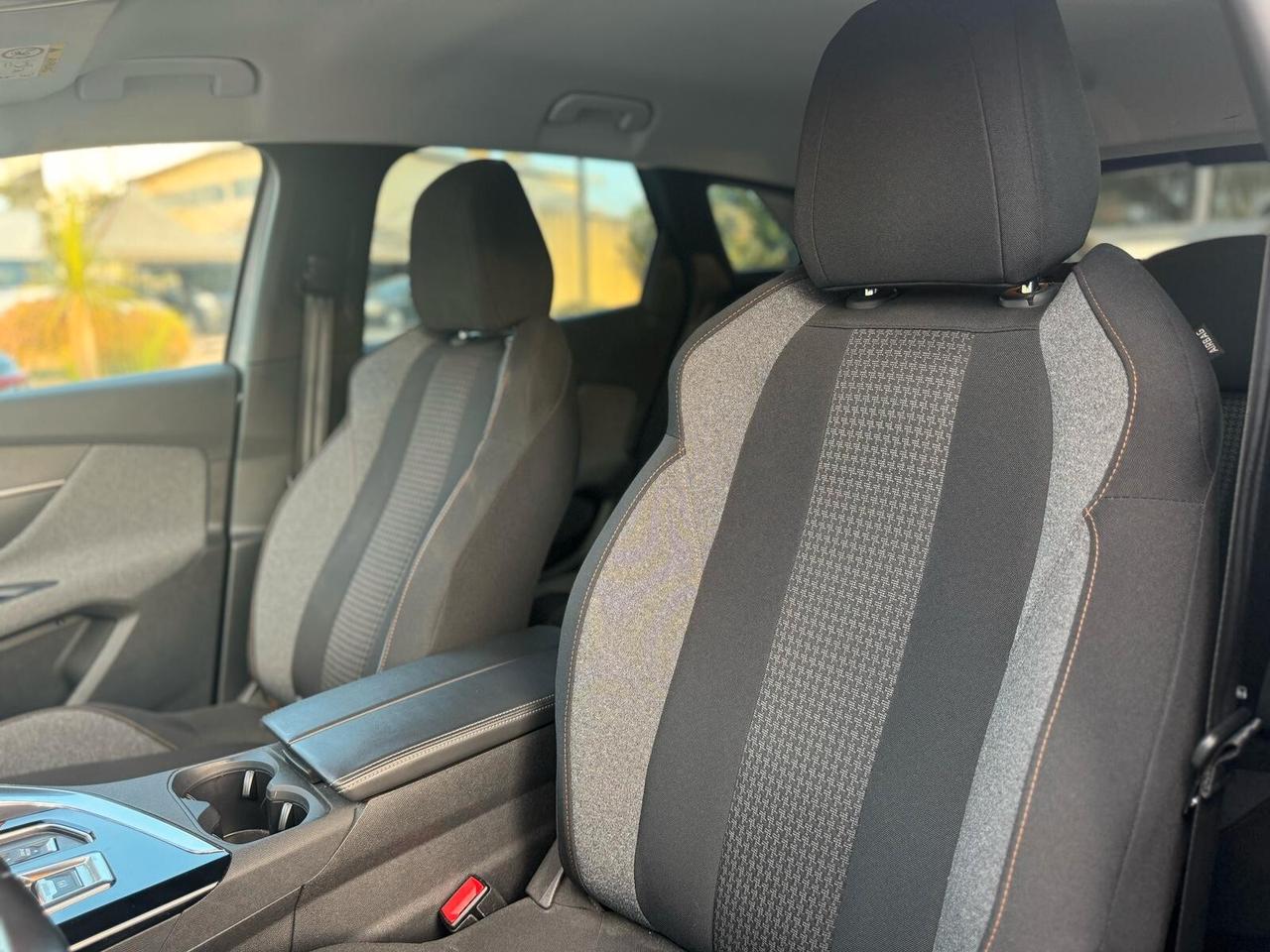 Peugeot 3008 130cv ALLURE CAMBIO AUTOMATICO